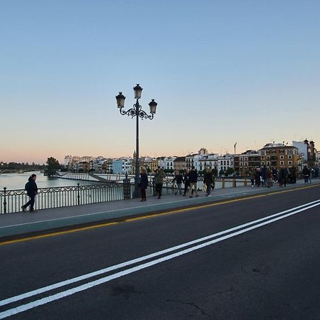 Betis Deluxe Riverside Siviglia Esterno foto